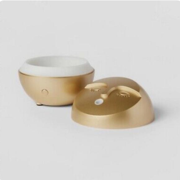 Essential Oil Diffuser - Picture 2 of 4